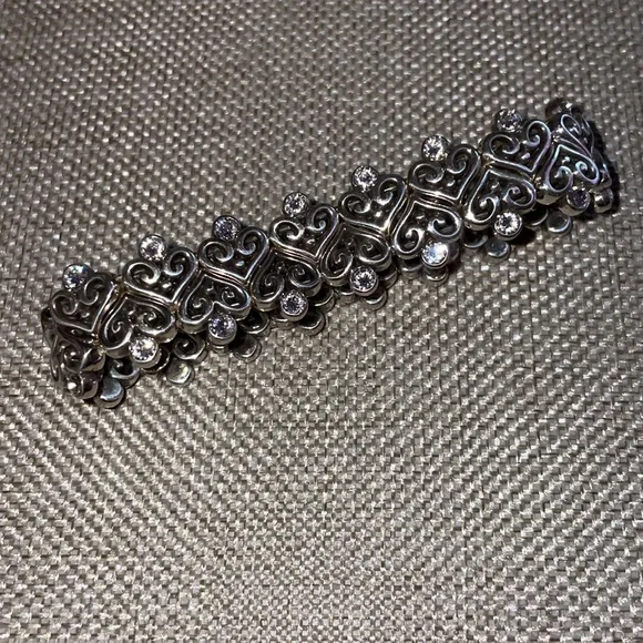 Heart Stretch Bracelet - Picture 7 of 10